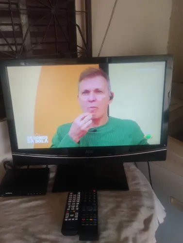 Tv AOC 24 polegadas com conversor digital