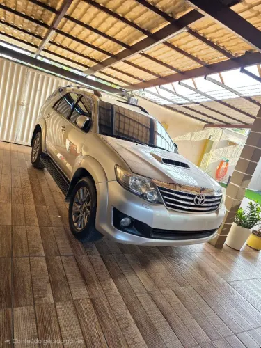 Toyota Hilux SW4 SRV D4-d 4X4 3.0 TDI Dies. AUT 2013
