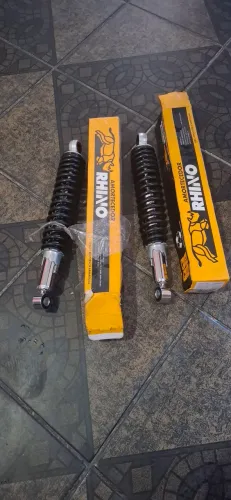 Vendo par de amortecedores para titan 160 ou fan 160