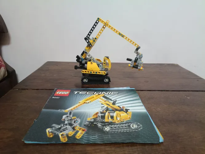 LEGO Technic 8047 (Mini Escavadeira / Compact Excavator)