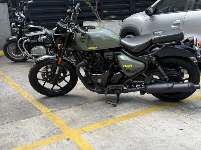 Royal enfield shotgun 650