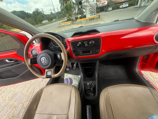 Volkswagen Up! Black/white/red 1.0 T. Flex 12V 5P 2015