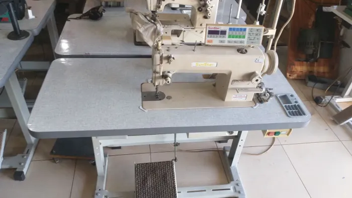 Máquina de costura reta industrial eletrônica usada