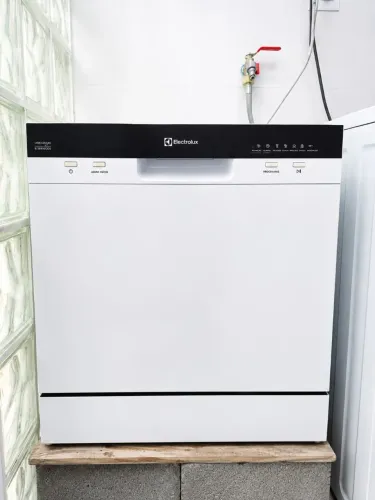 Vende-se lava louças Electrolux 8 serviços