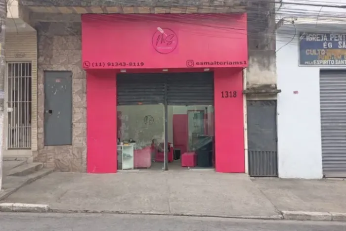 Salão beleza com esmalteria, cabelereiro e depilação