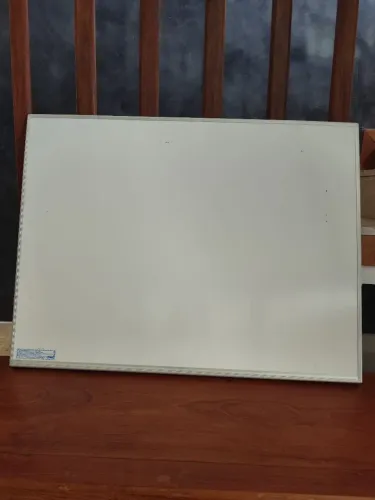 QUADRO BRANCO 80cm x 60cm