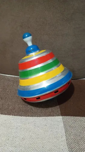 Pião Sonoro retrô de metal 22 cm