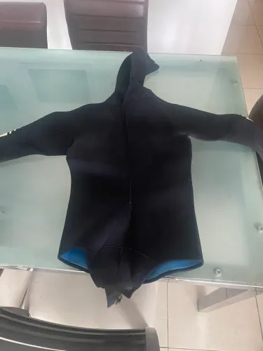 Jaqueta Mormaii neoprene, com capuz, tamanho XG, 3mm. Masculino. Bom estado.