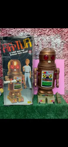 Boneco robo artur leia