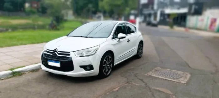 Citroen DS4 1.6 Turbo 16V 5P Aut. 2014