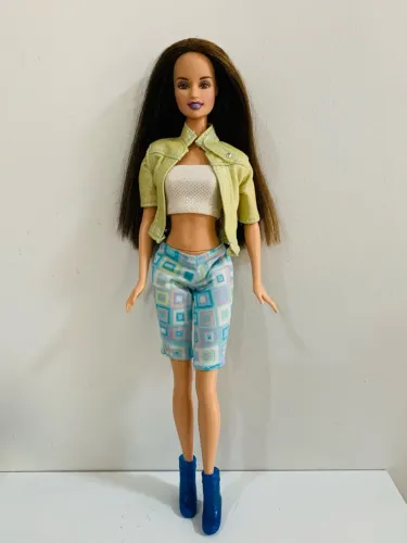 Boneca Barbie Jewel Girl Teresa