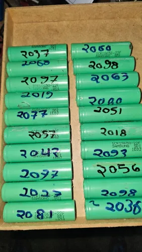 20 baterias de Lítio de 2000mAh modelo 18650