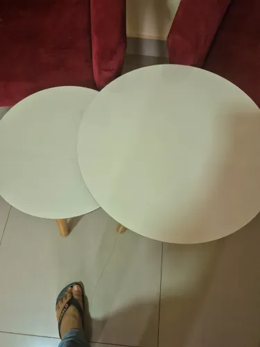 Vendo 2 poltronas 2 mesinha de centro