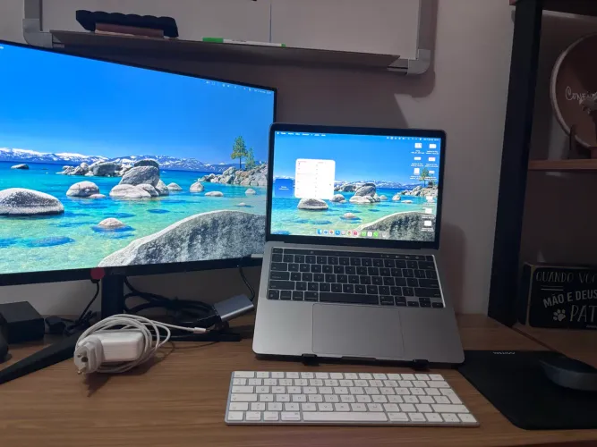 MacBook Pro M2 13 2022 8GB 256GB SSD - Impecável