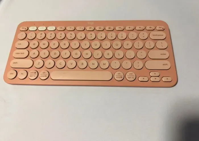 Teclado sem fio Logitech Pebble Keys 2 K380s - Rosa