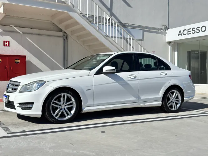Mercedes-Benz C-180 CGI Sport 1.6 TB 16V 156cv Aut. 2014