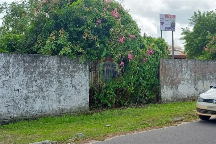 VENDE-SE TERRENO DE 675M² EM ÓTIMA LOCALIZAÇÃO