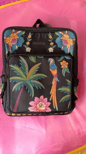 Vendo mochila e garrafa Farm