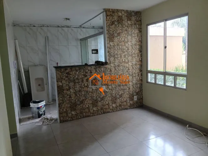 Apartamento com 2 dormitórios para alugar, 45 m² por R$ 1.679,99/mês - Água Chata - Guarul