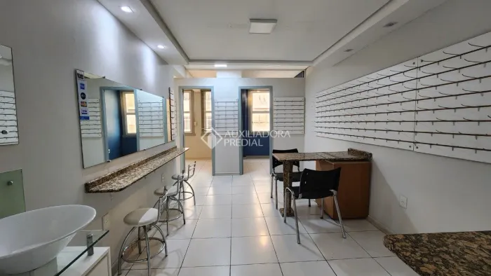 Sala Comercial no Centro Histórico com Estrutura para Óptica