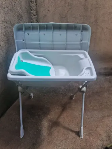 Banheira infantil com trocador