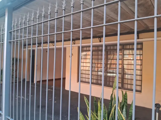 Casa vende-se ou alugasse no Jardim Eulina prox ao mercado eulina