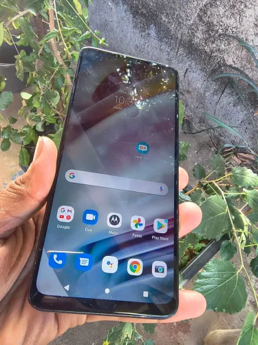 Celular moto G60