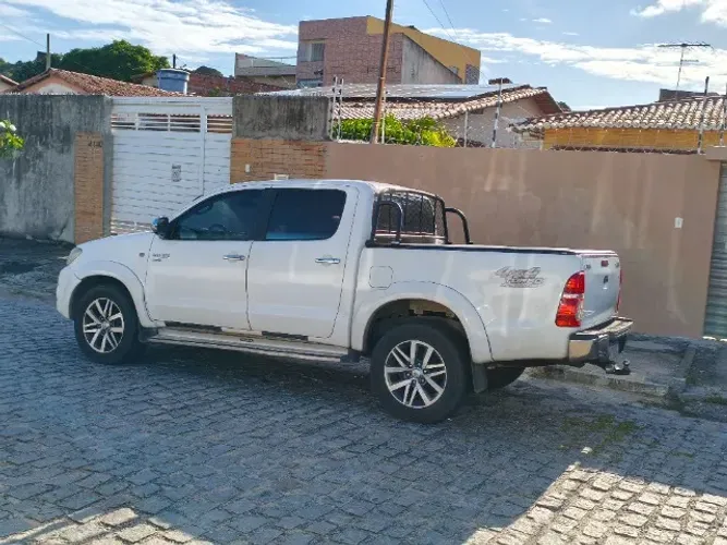 Toyota Hilux CD D4-d 4X4 2.5 16V 102cv TB Dies. 2009
