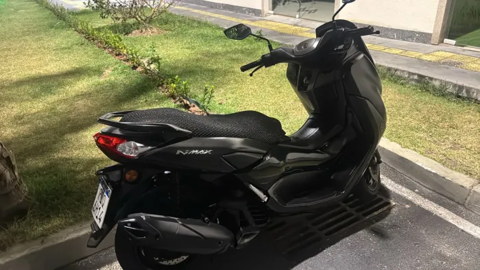 Nmax 2022    troco por xmax ou adv 