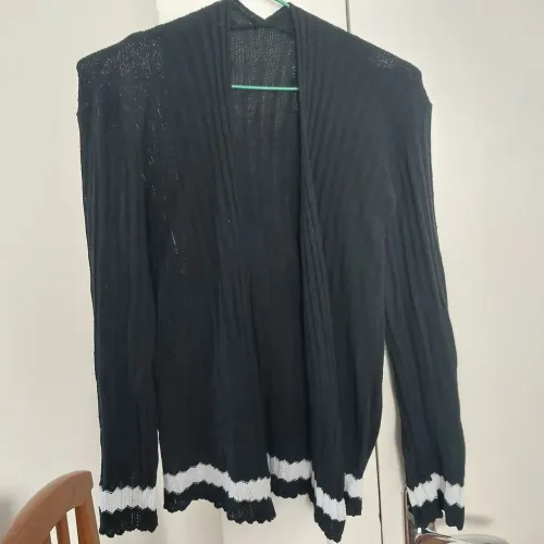 Blusa preta em tricô