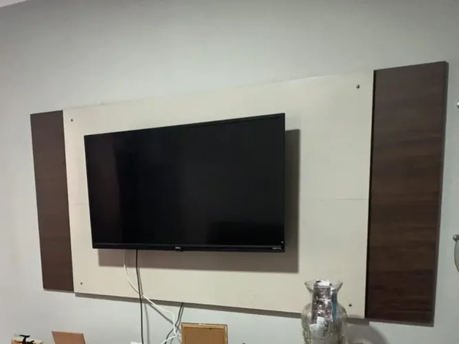 Vendo paneil para TV em excelente estado de conservação.