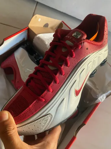 Nike Shox R4 - 