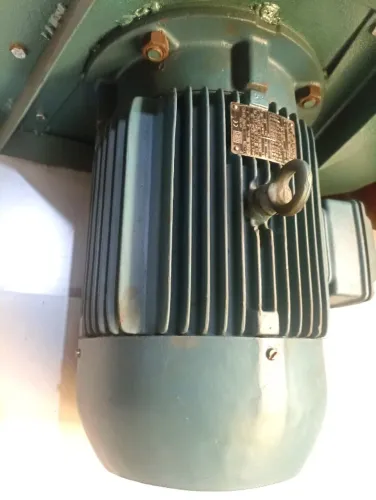 Motor Weg com Flanje 15 Trifásico cv 4 polos 1755 Rpm