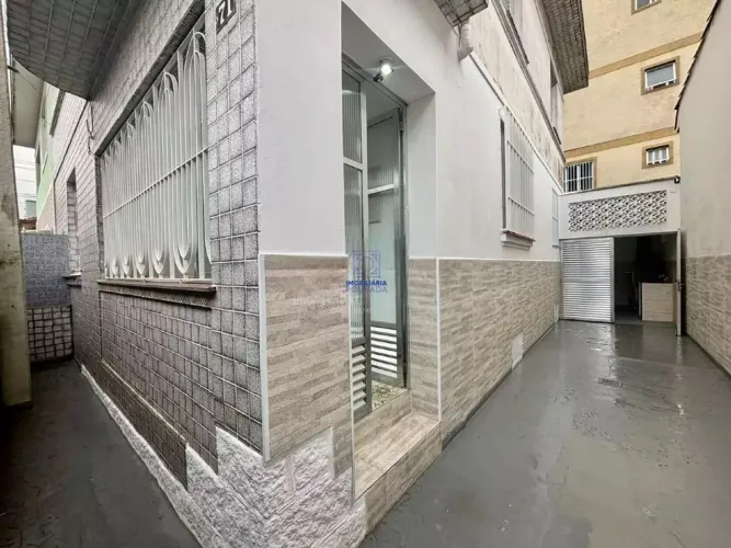OPORTUNIDADE ! SOBREPOSTA BAIXA 3 DORMS REFORMADA NO CAMPO GRANDE !
