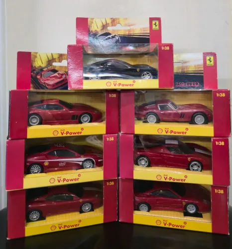 Miniaturas Conjunto Ferrari Shell V-Power "Vrooom"