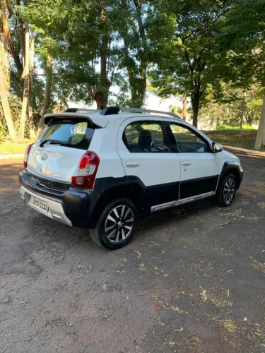Toyota Etios Cross 1.5 Flex 16V 5P Mec. 2014