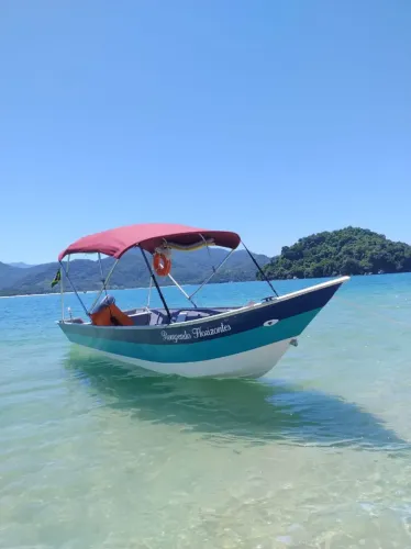 Bote de Fibra Único Dono 19 pés