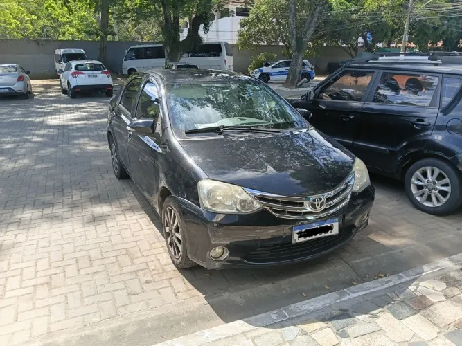 Toyota Etios Platinum 1.5 Flex 16V 5P Mec. 2016