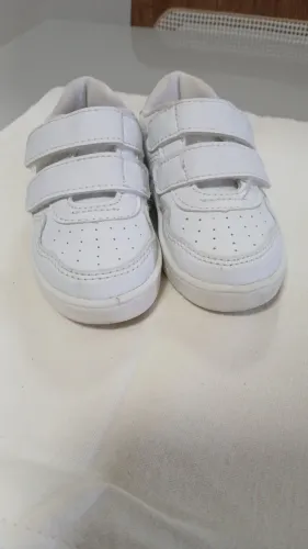 Tenis infantil branco com velcro
