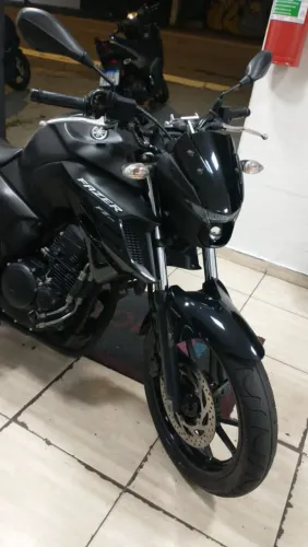 YAMAHA FZ 25 FAZER 250 22 , U DONO , TROCO E FINANCIO