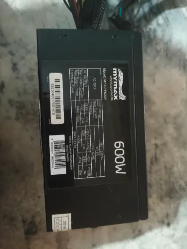 Vendo fonte 600w mymax usada