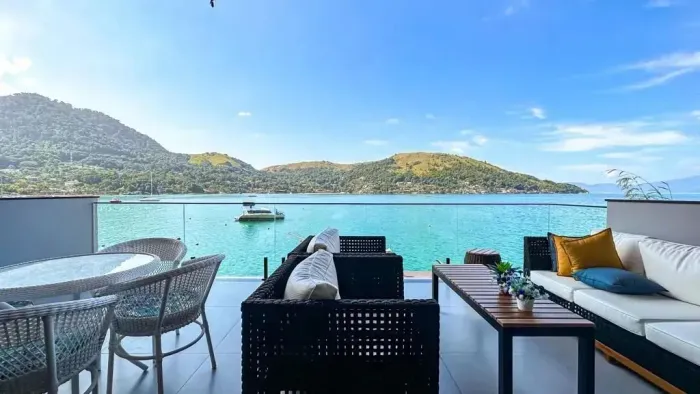 CASA BEIRA-MAR NO CONDOMÍNIO PORTO GALO ANGRA DOS REIS