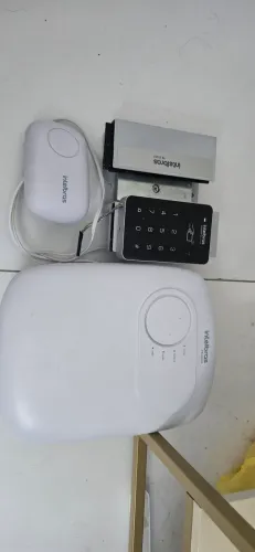 Fechadura eletrônica intelbras para porta de vidro