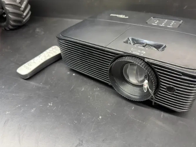 Projetor Optoma HD143X - FHD, 3D, 3000 Lumens, 23.000:1 Contraste, HDMI, MHL