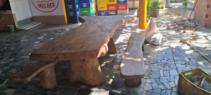 Mesa de madeira artesanato