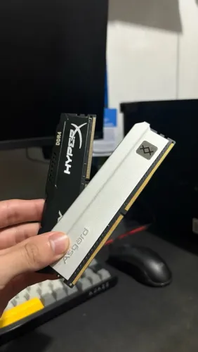 Kit 16GB (2x8GB) Memória RAM DDR4 (HyperX 2400MHz + Asgard 3600MHz)