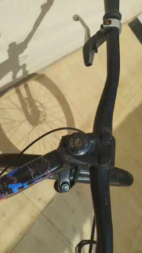 Vende-se bike vikink x porém está com mas marcas de uso troco em outra e volto dinheiro