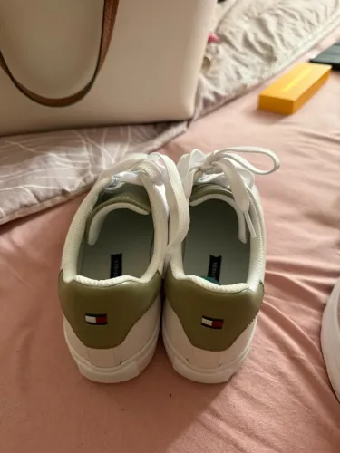 Tênis tommy hilfiger