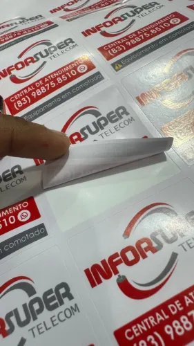 Adesivo em vinil recortado em João Pessoa com alta durabilidade.