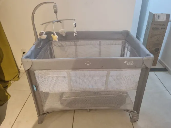BERÇO CERCADO MULTIKIDS Semi-novo